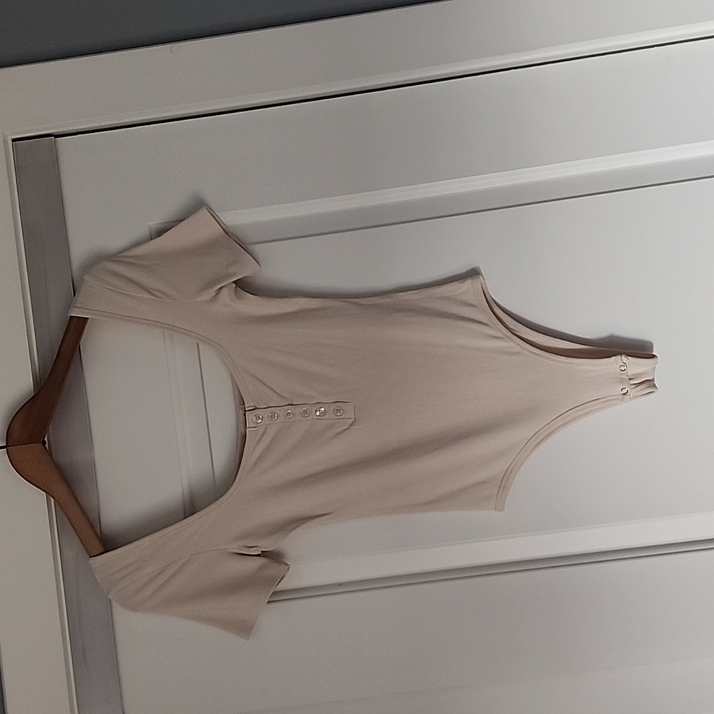 Amaryllis Dani Austin Square neck cream bodysuit!